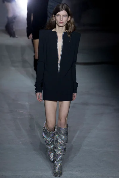 Look 99
